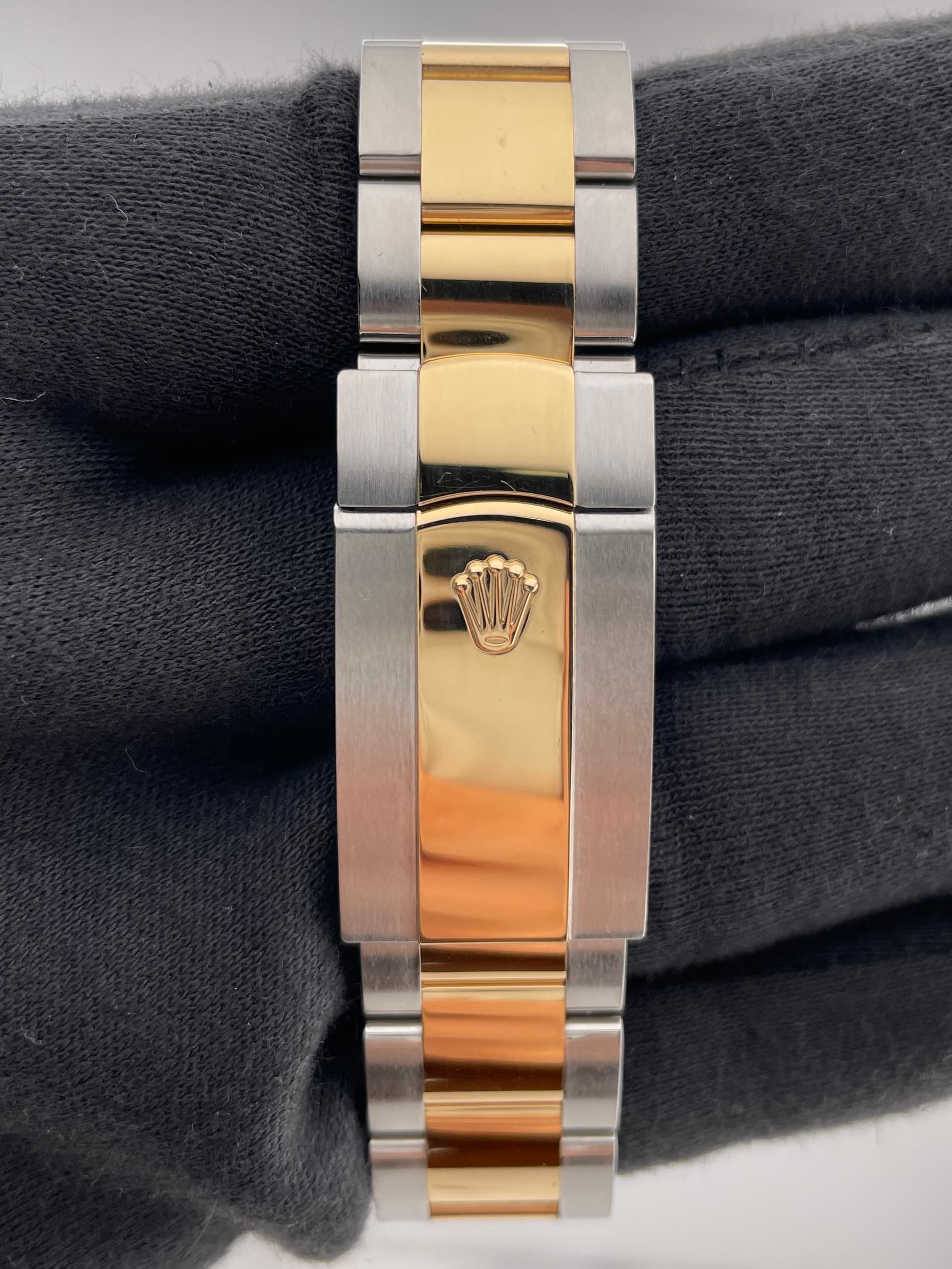 Rolex Sky-Dweller, view 5