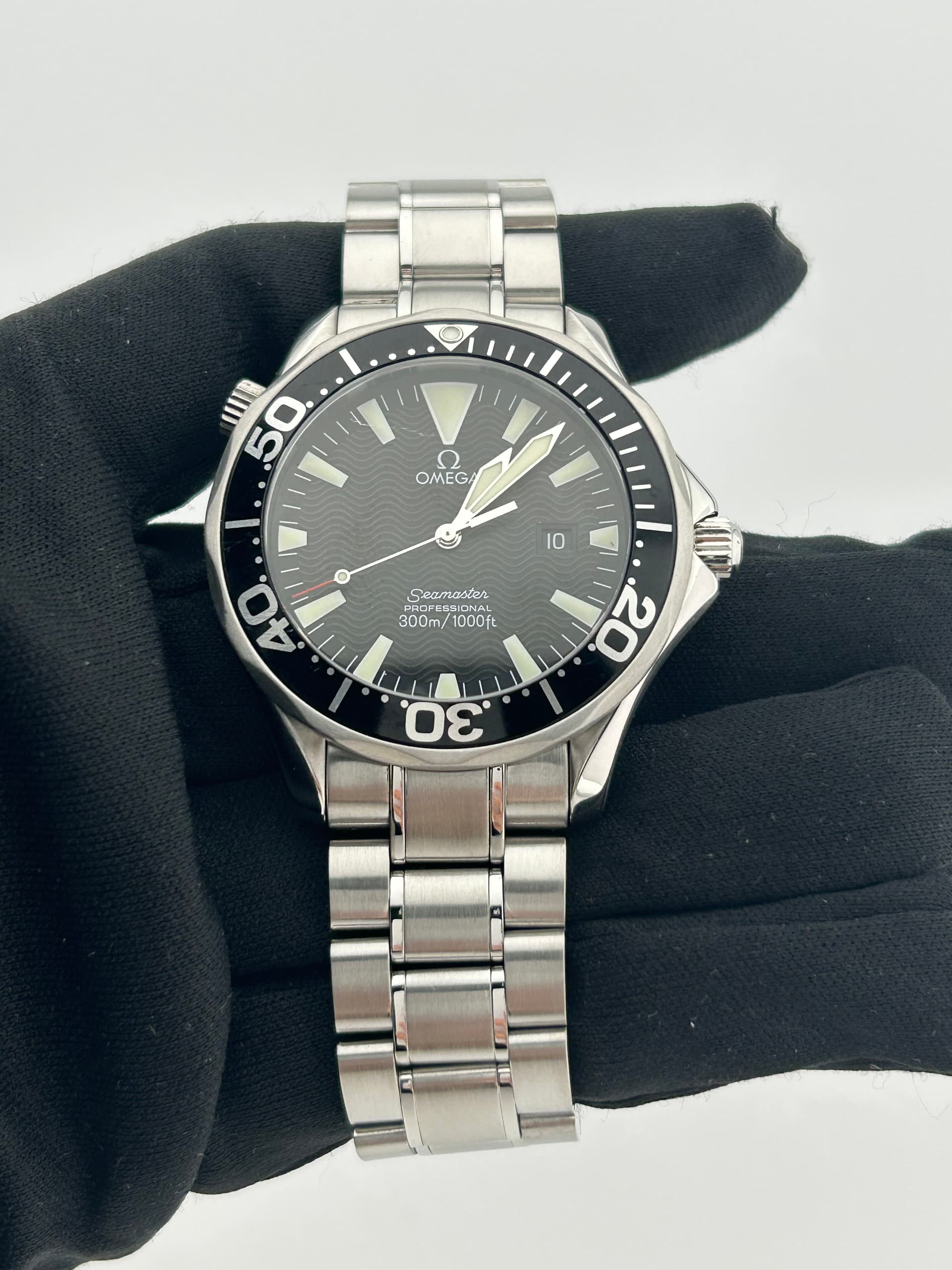 Omega Seamaster, view 3