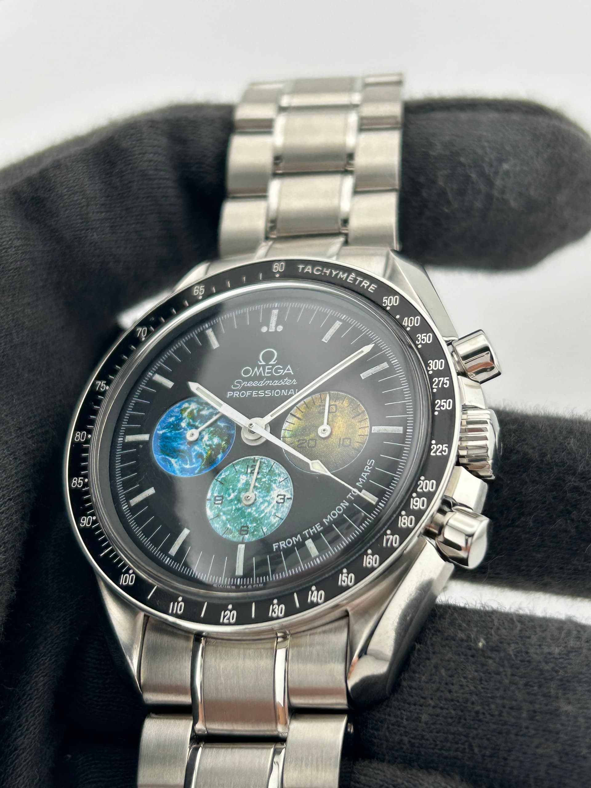 Omega Speedmaster Moon To Mars, view 4