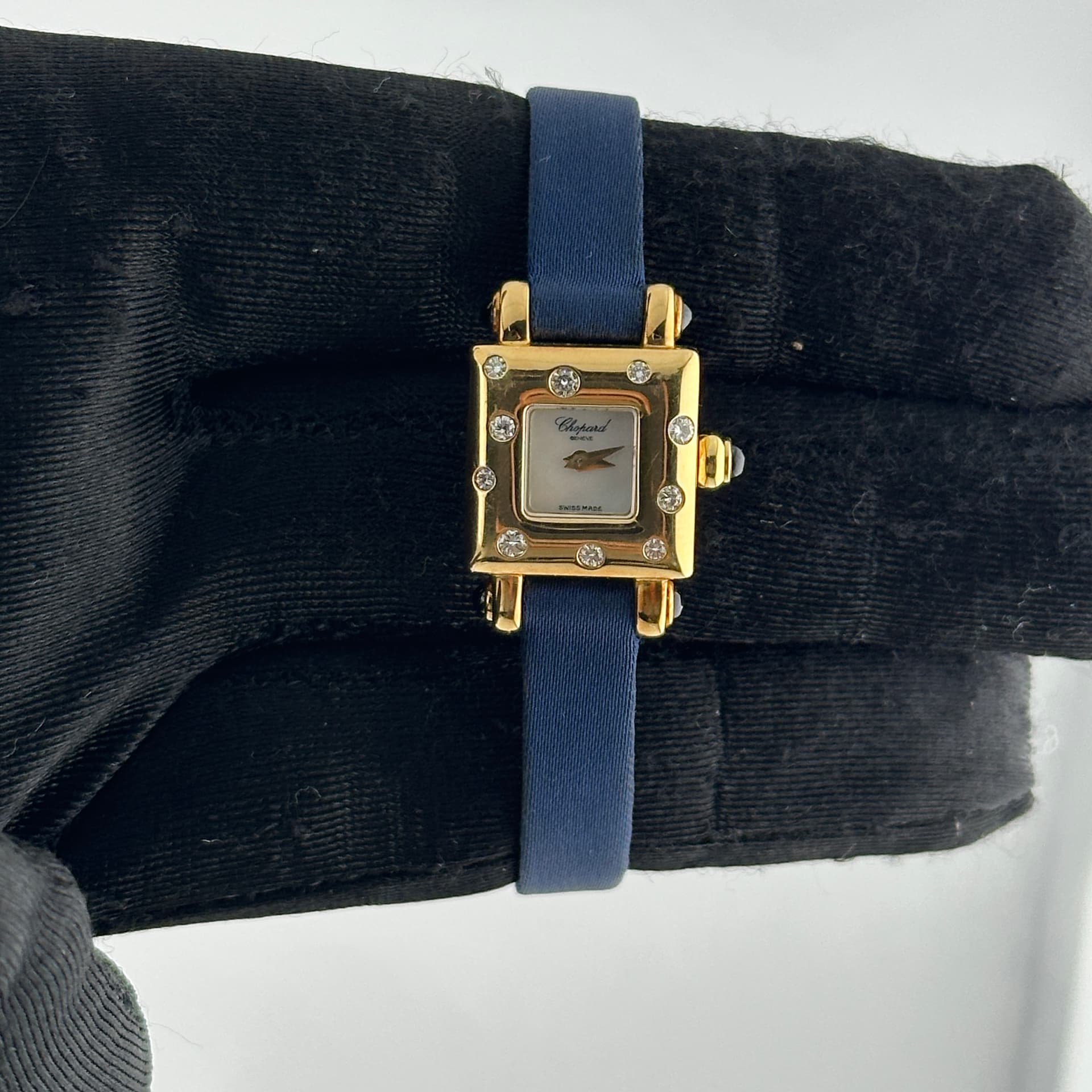 Chopard Chopard MOP Dial on Synthetic Leather Ref. 4371 — 16.8mm Yellow Gold case, Mop dial, Synthetic Leather bracelet. Very Good.