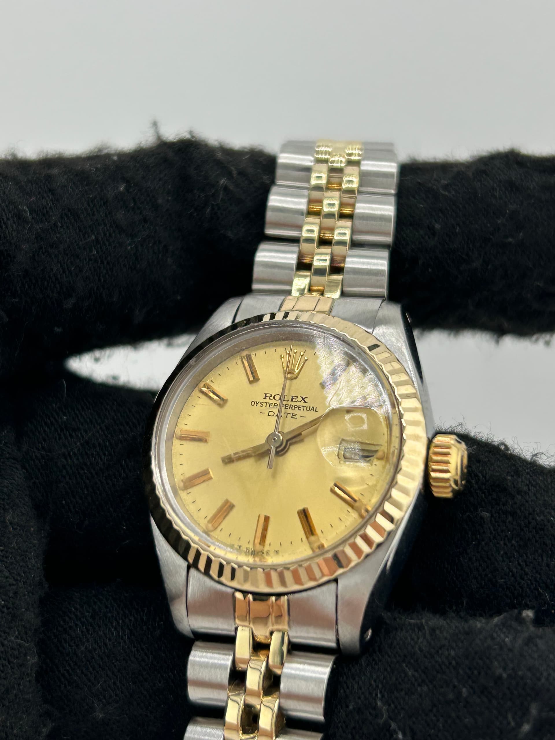 Rolex Oysterdate, view 3