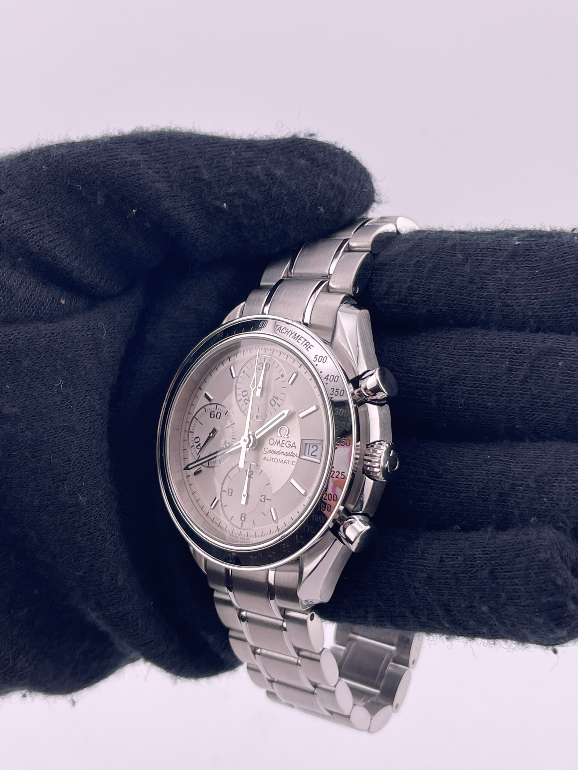 Omega Speedmaster Date, view 4