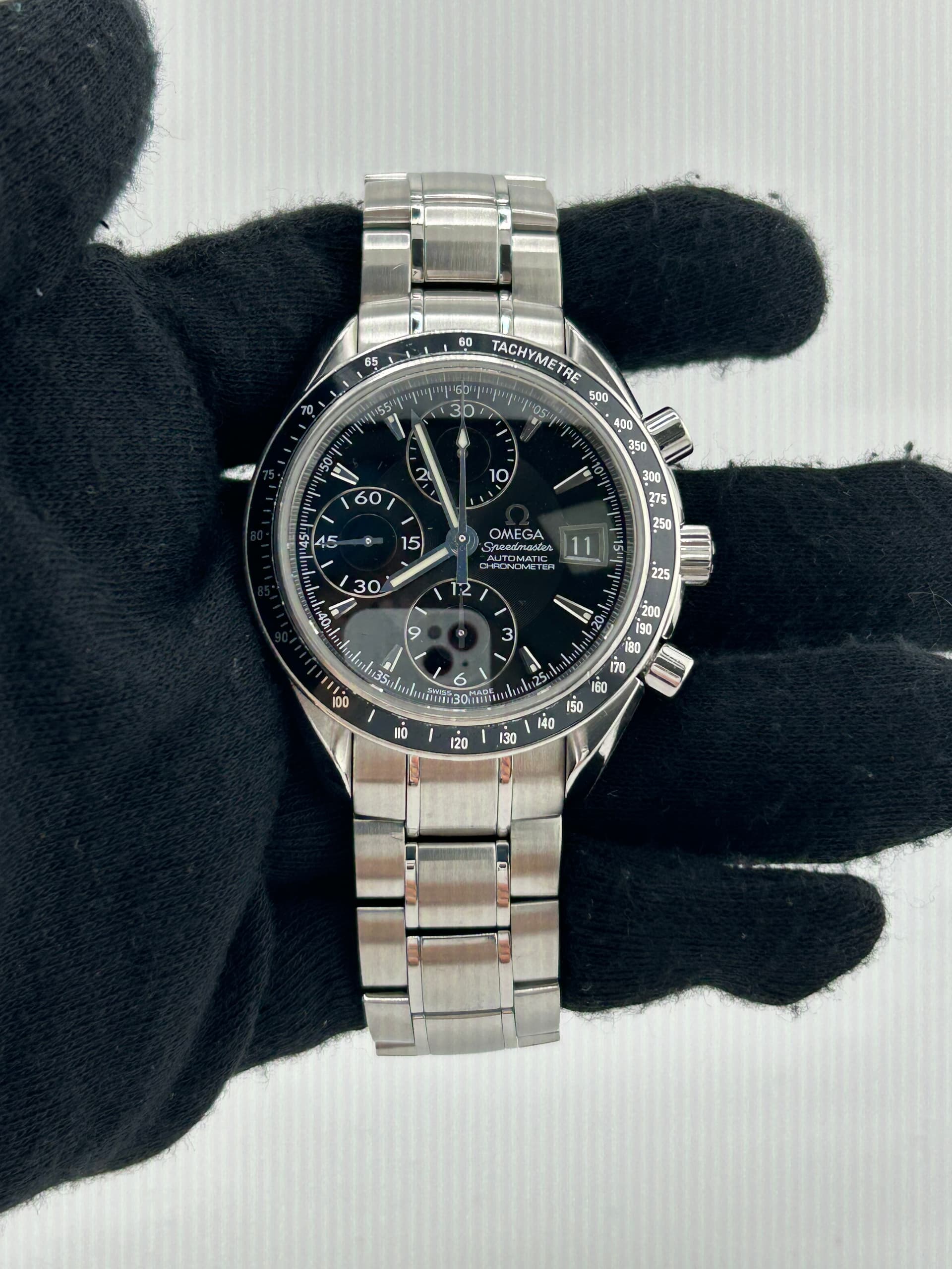 Omega Speedmaster Date, view 3