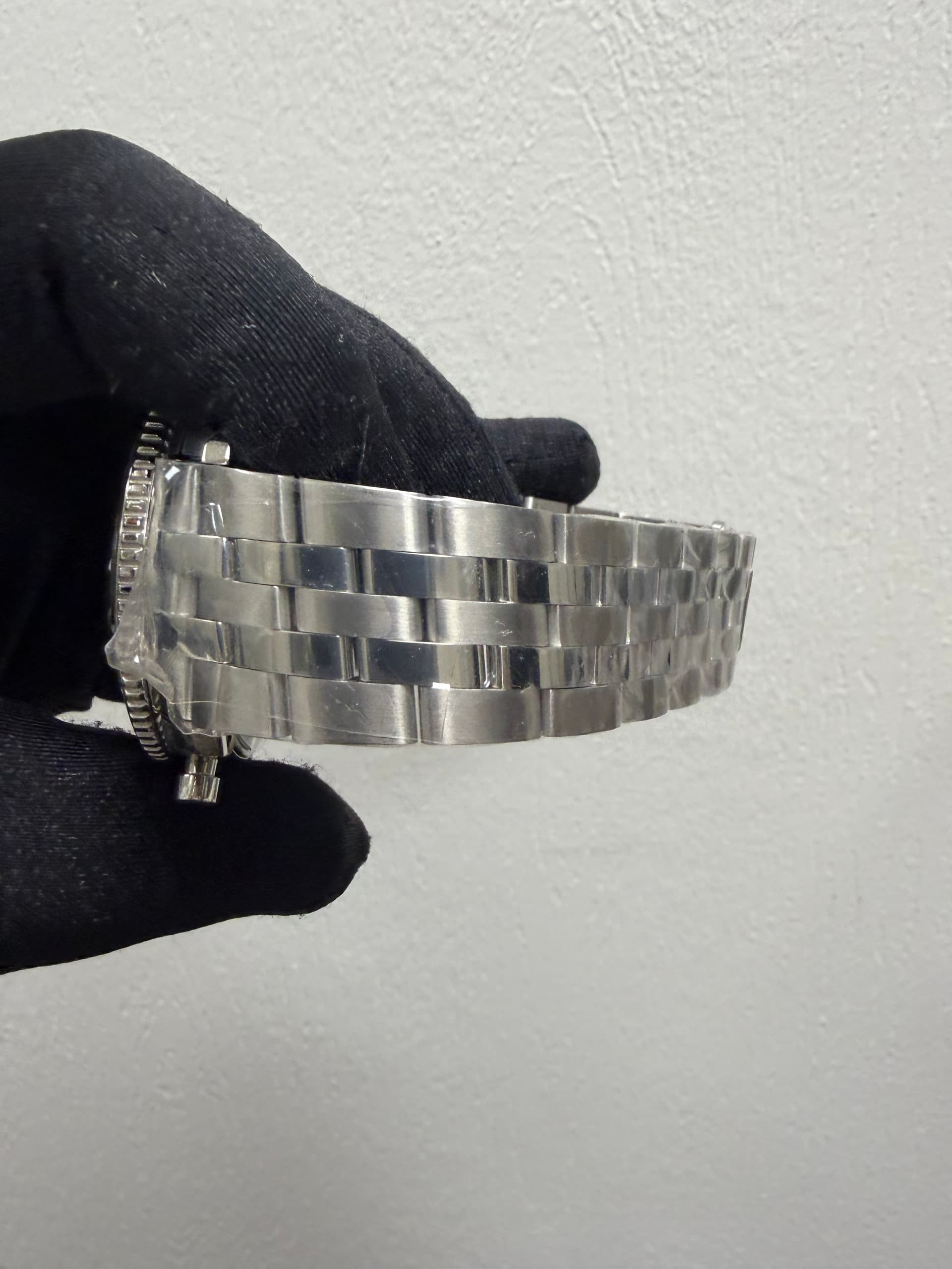 Breitling Super Avi B04 Chronograph Gmt, view 5