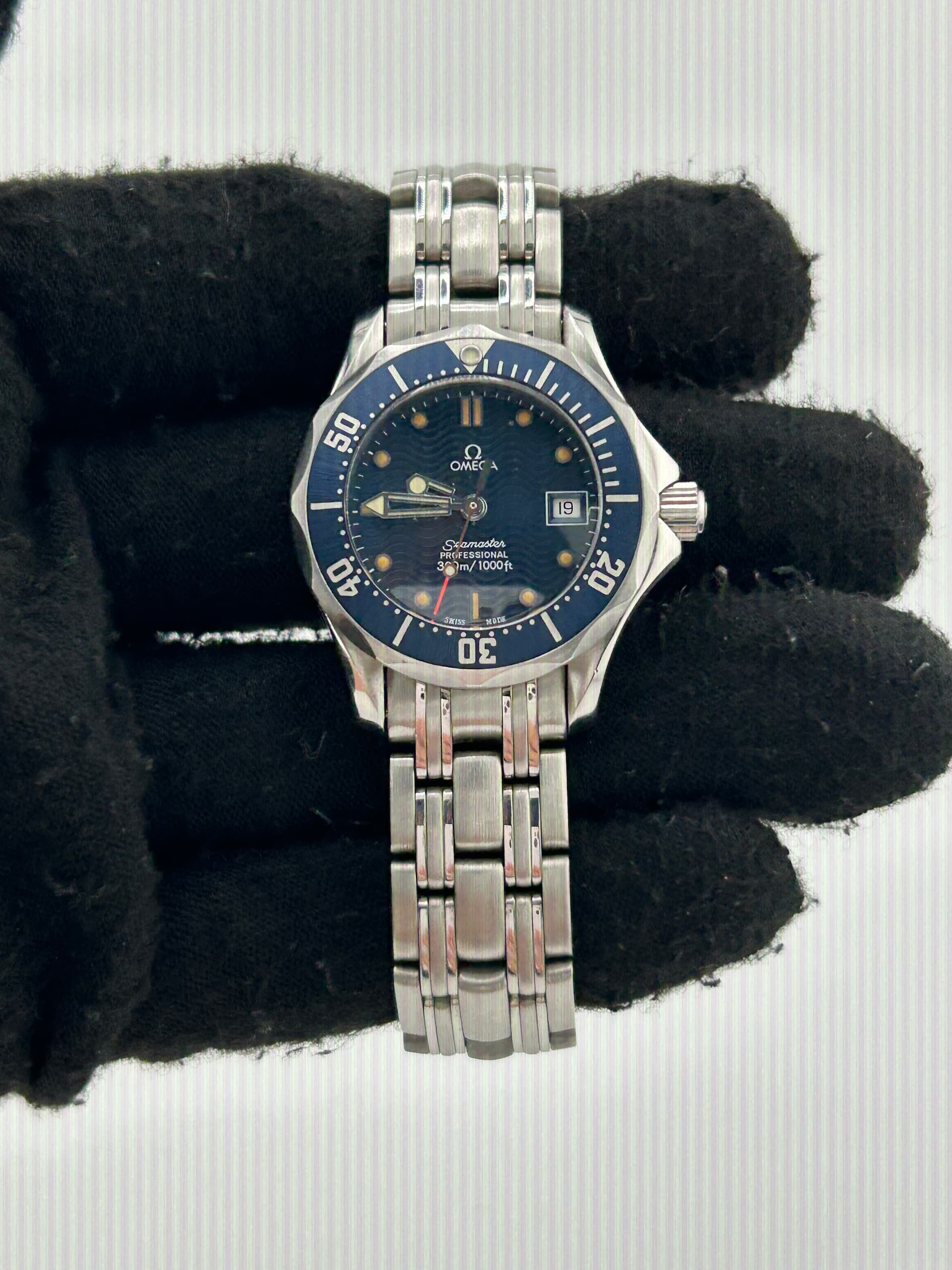 Omega Seamaster, view 3