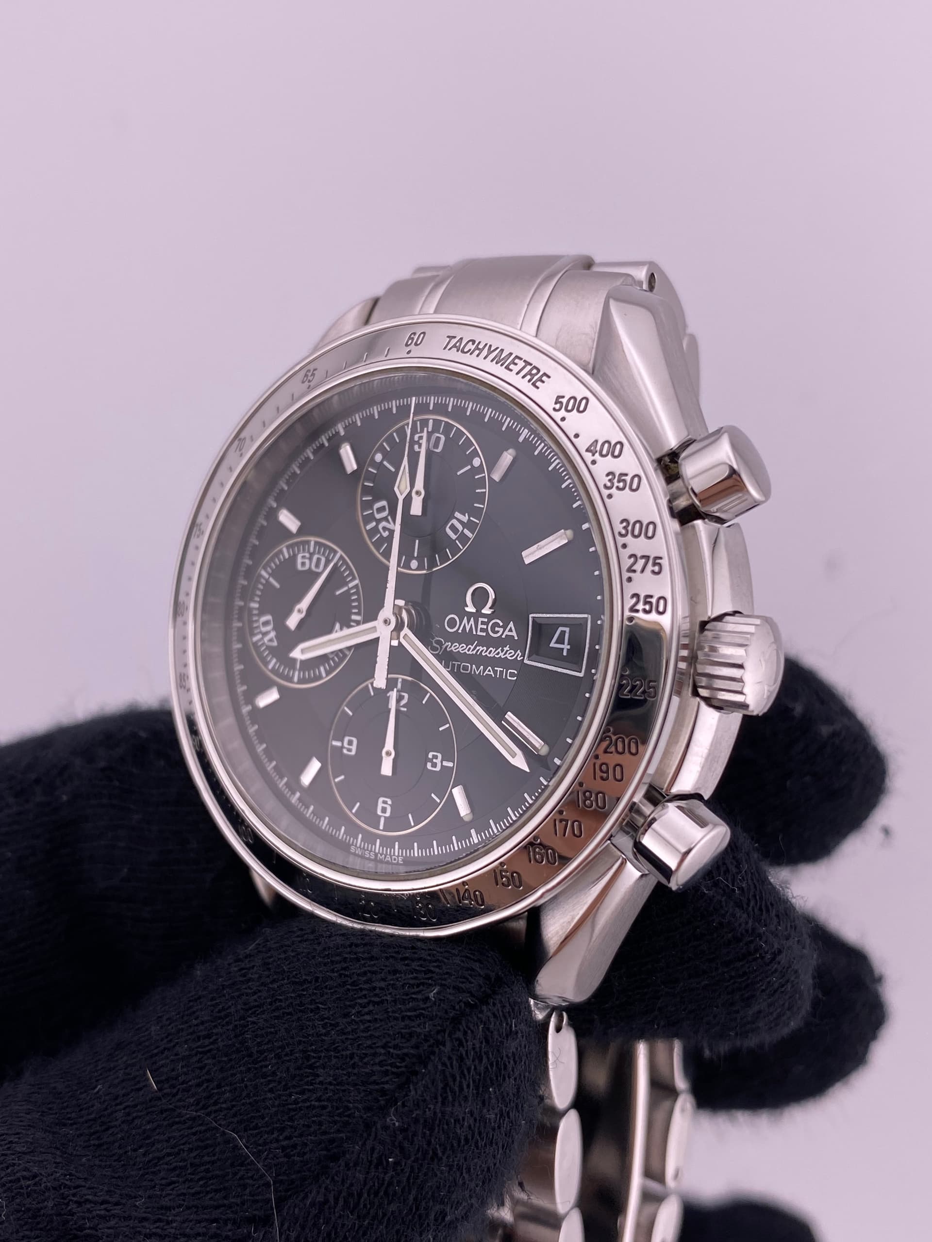 Omega Speedmaster Date, view 4