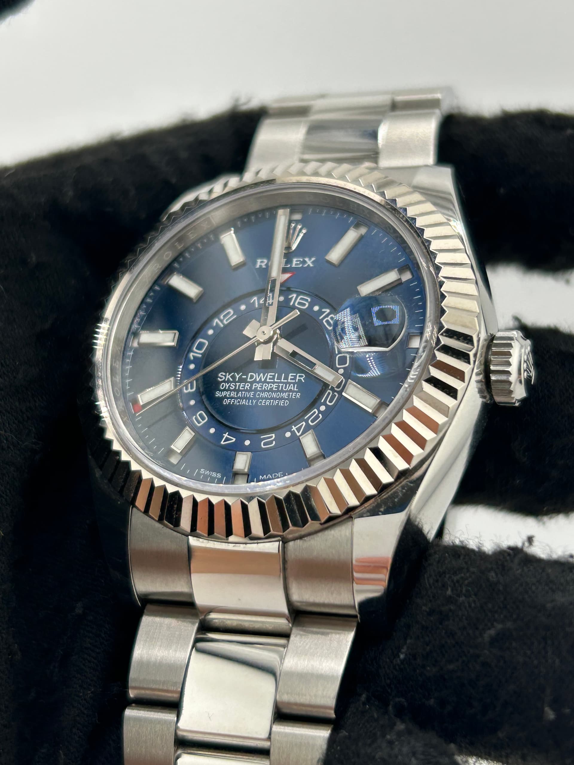 Rolex Sky-Dweller, view 4