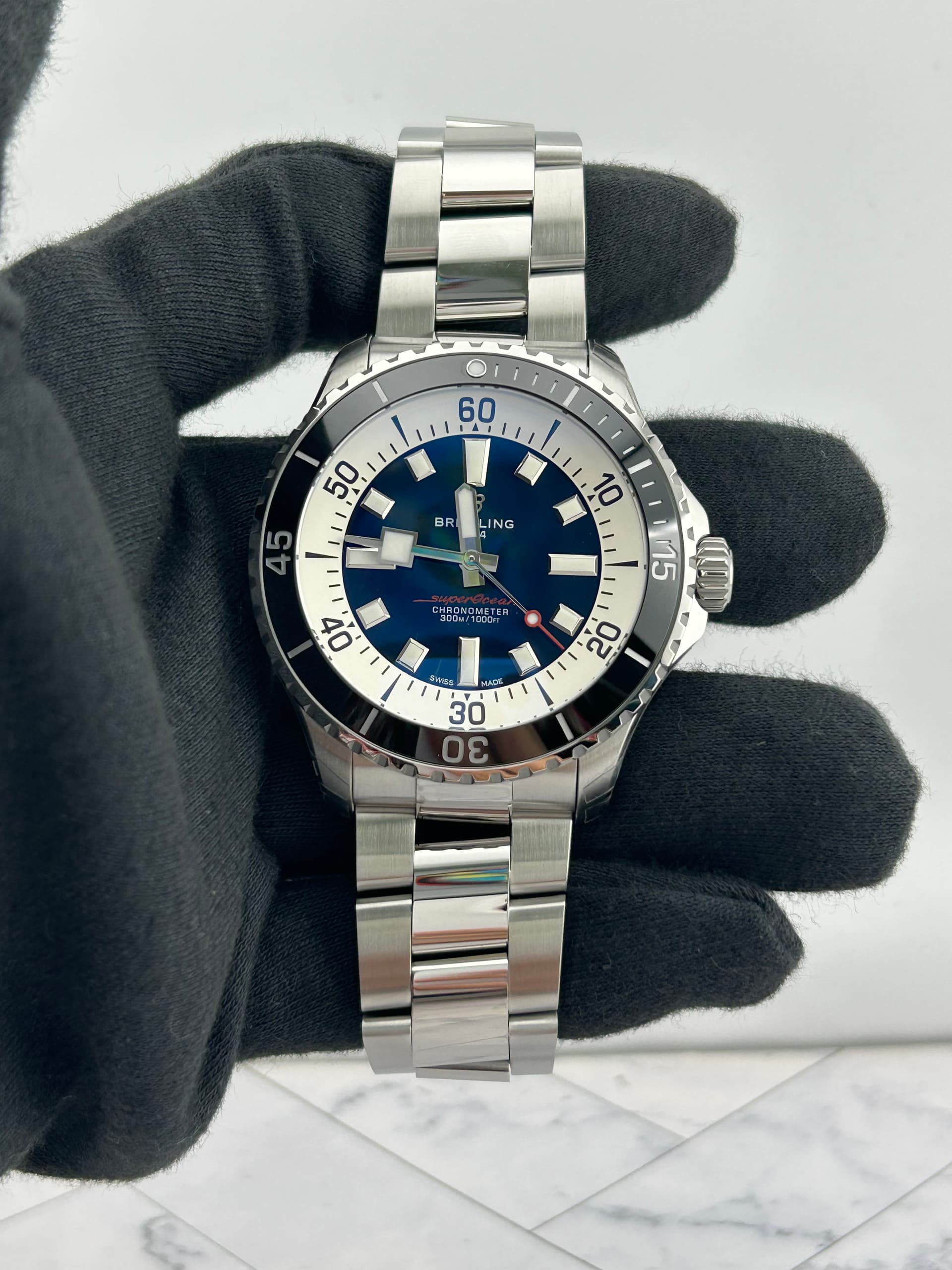 Breitling Superocean Automatic, view 3