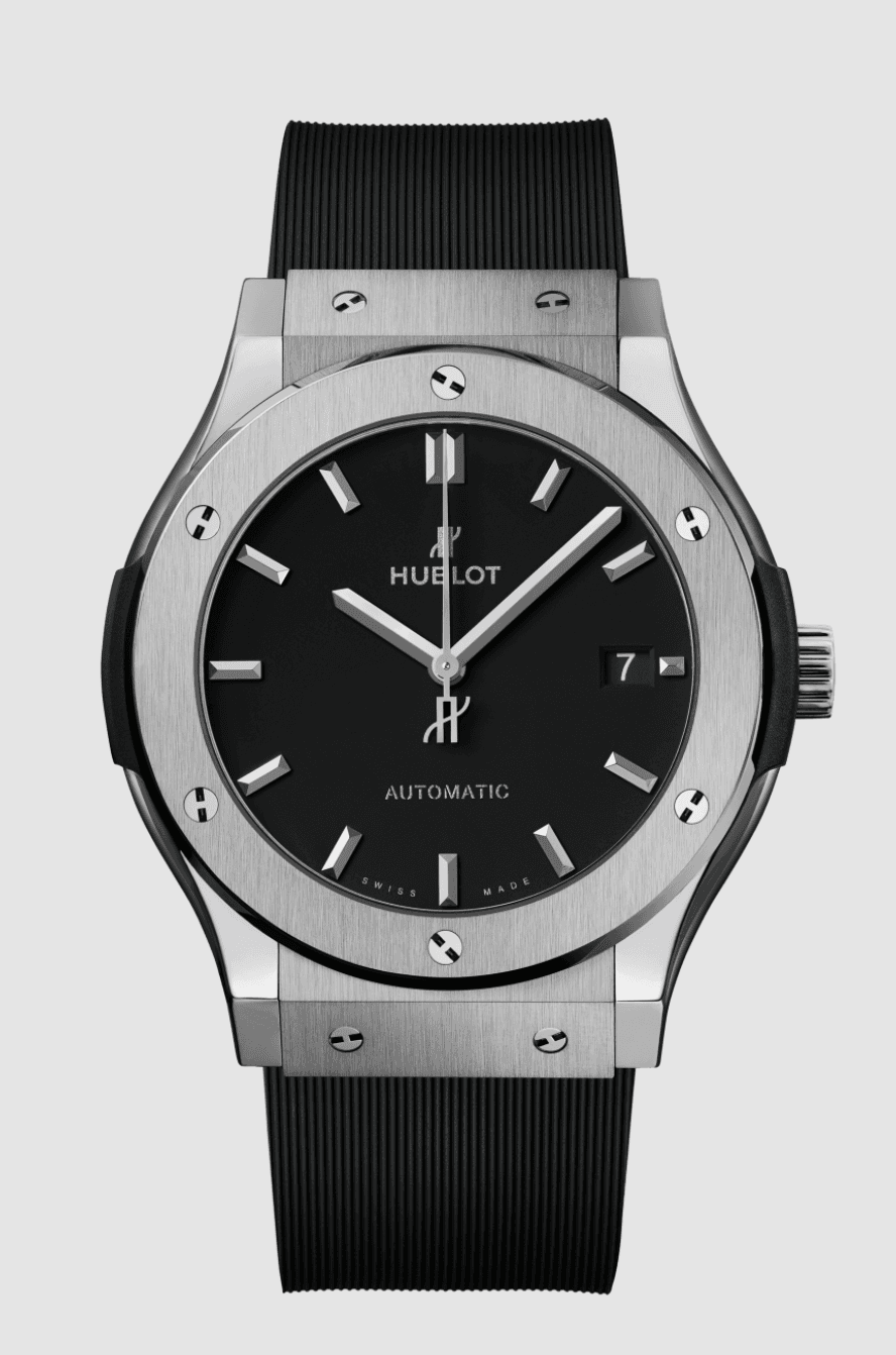 Hublot Classic Fusion Black Dial on Rubber Strap Ref. 582.NX.1170.RX.1704 with Card — 33mm Titanium case, Black dial, Rubber Strap bracelet. Good. Og hangtag
OG Box (Fair Condition, Flaky).
