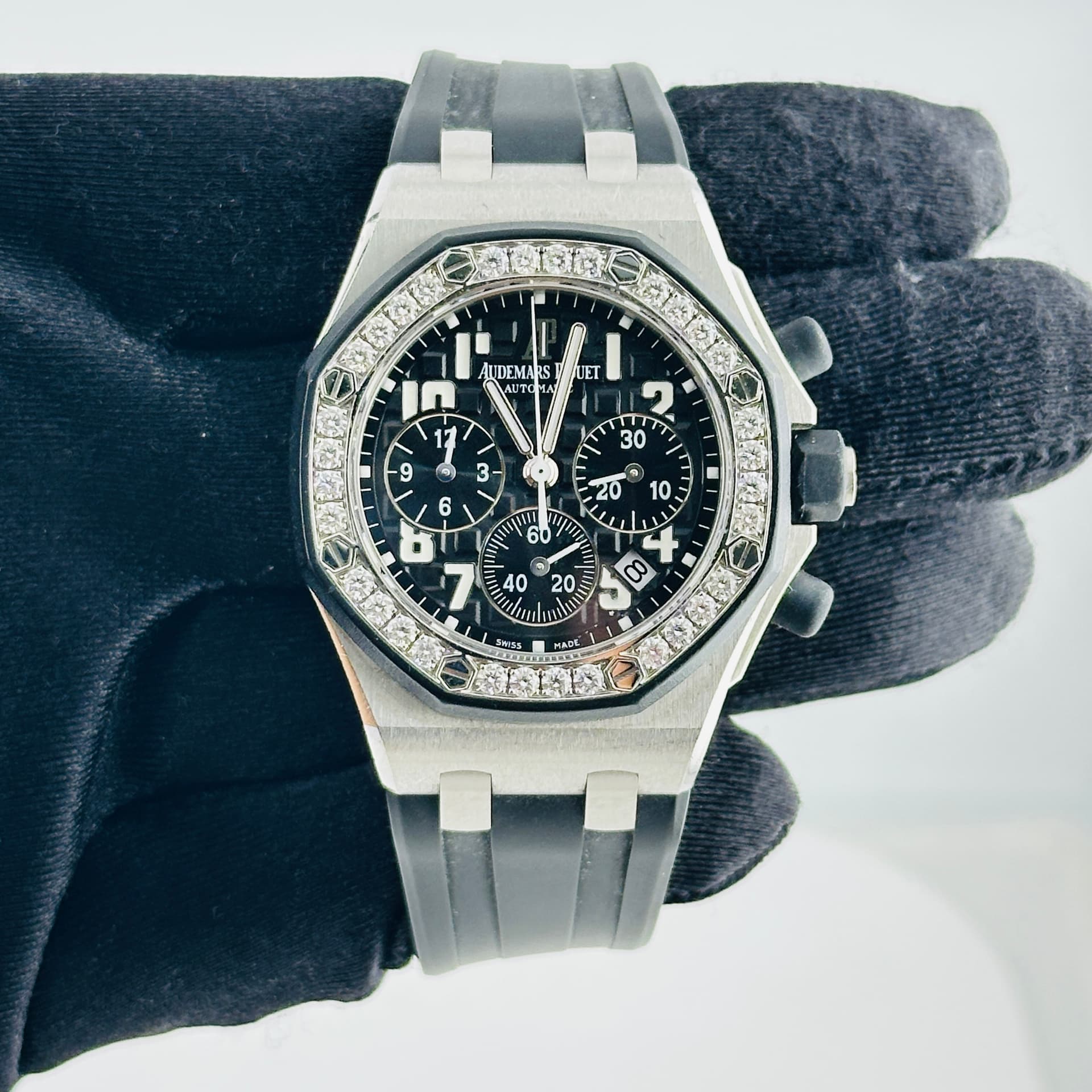 Audemars Piguet Royal Oak Offshore Chronograph, view 3