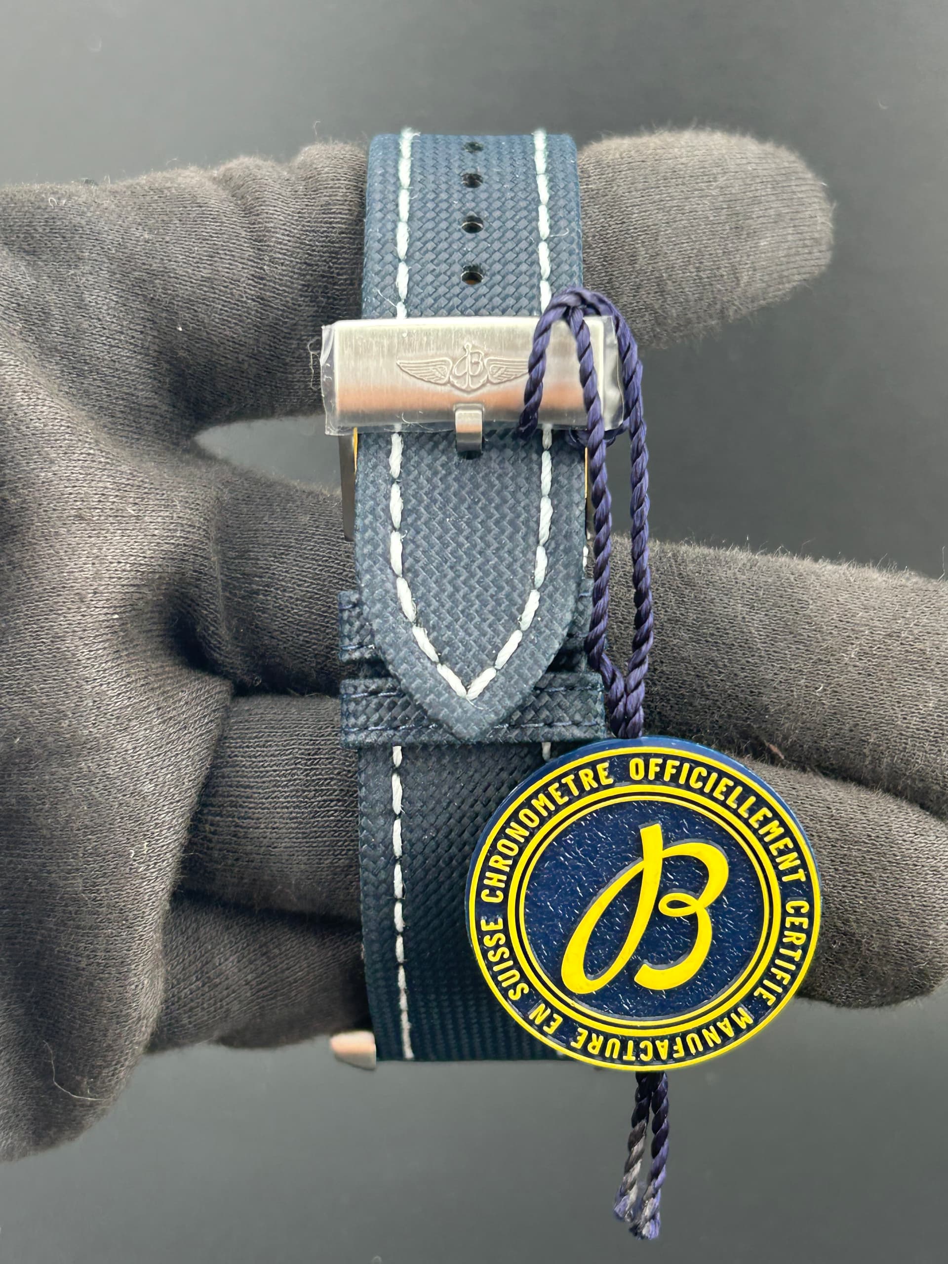 Breitling Avenger Chronograph Gmt, view 5