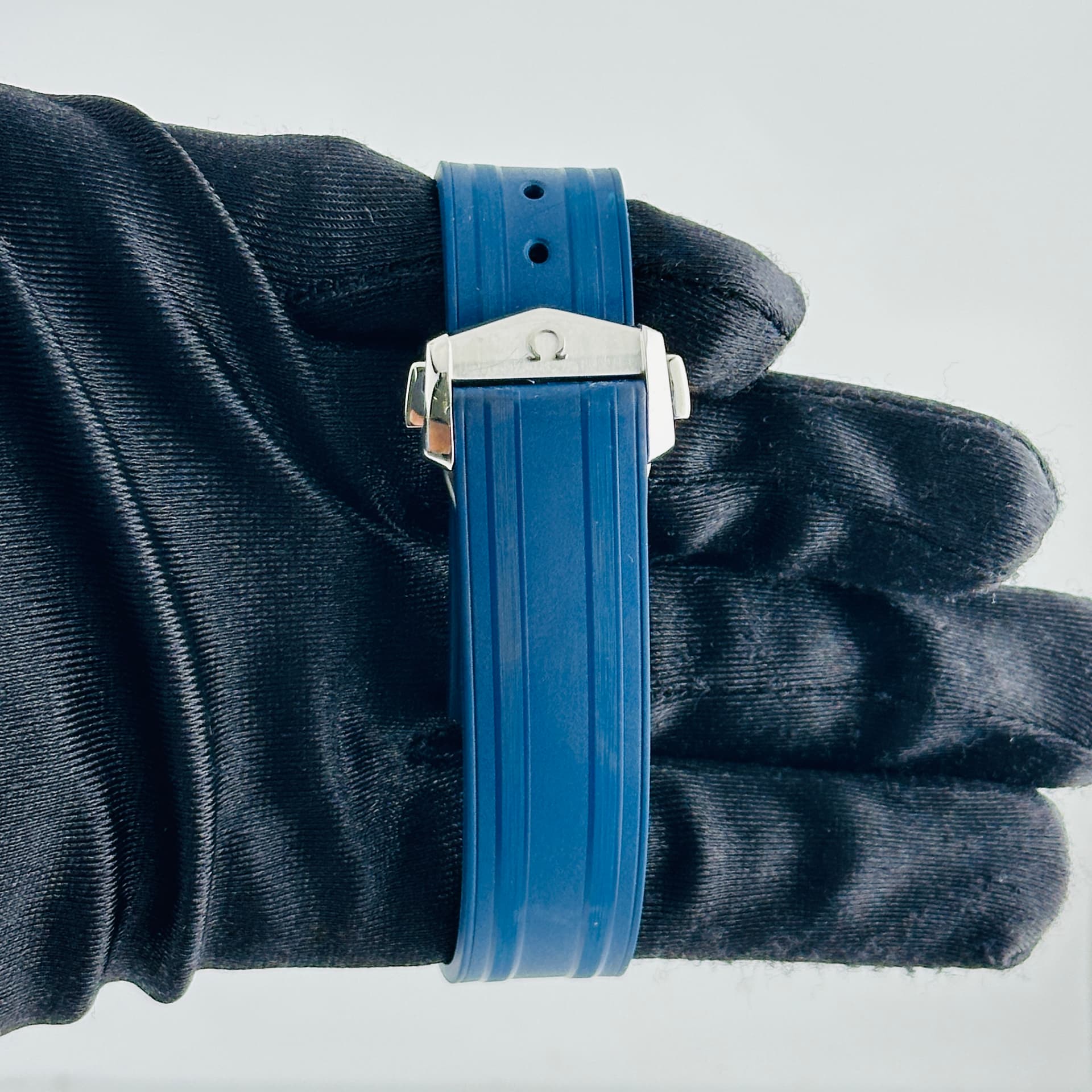 Omega Seamaster Diver James Bond, view 5