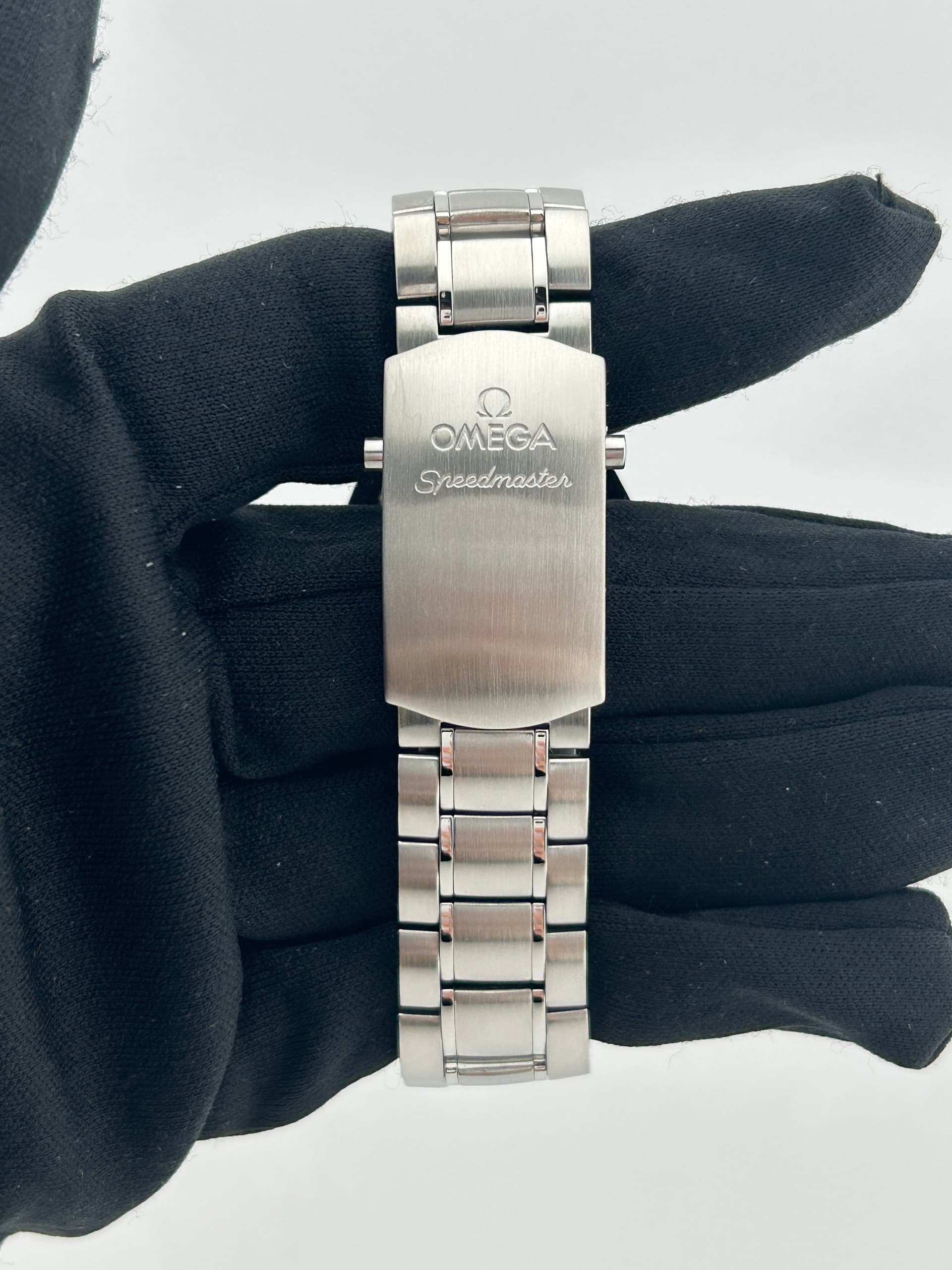 Omega Speedmaster Date, view 5