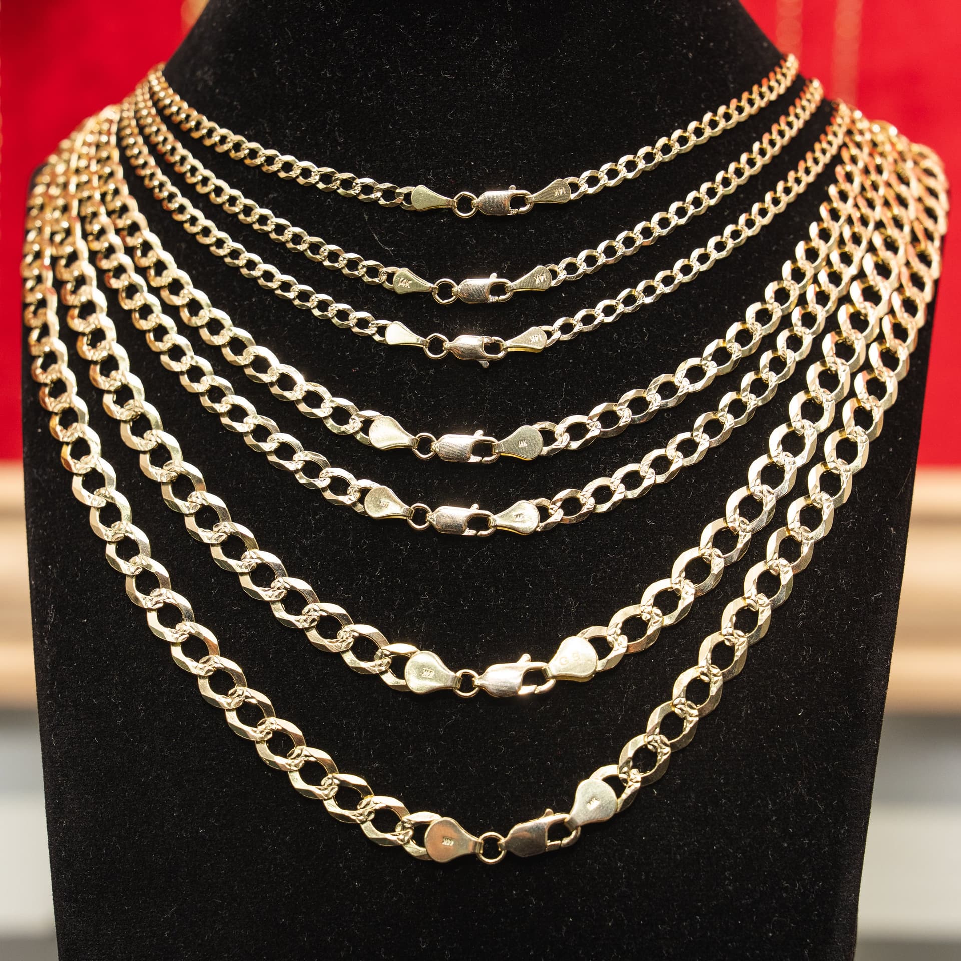 Solid 14K Yellow Gold Curb Chain, 7.5mm Wide, Diamond-cut Finish, Made To Order., view 3